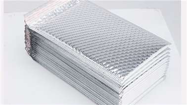 镀铝膜气泡袋信封的主要优点是